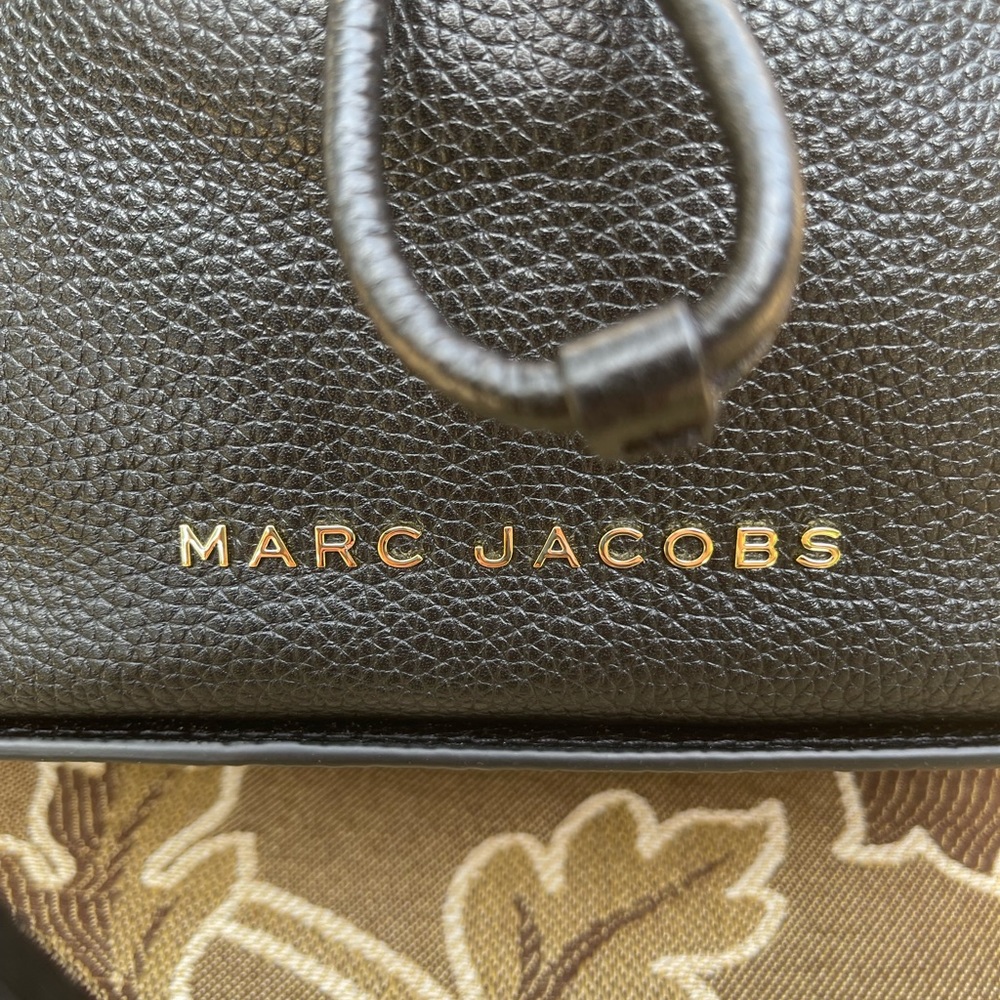 MARC JACOBS